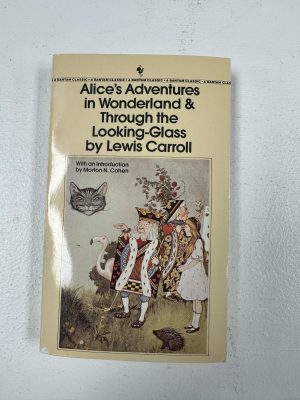 Alice's Adventures in Wonderland & Through the Looking Glass - Carroll